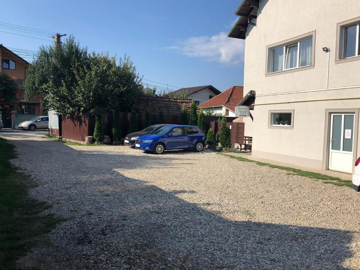 Pensiunea Saseasca Leresti Buitenkant foto