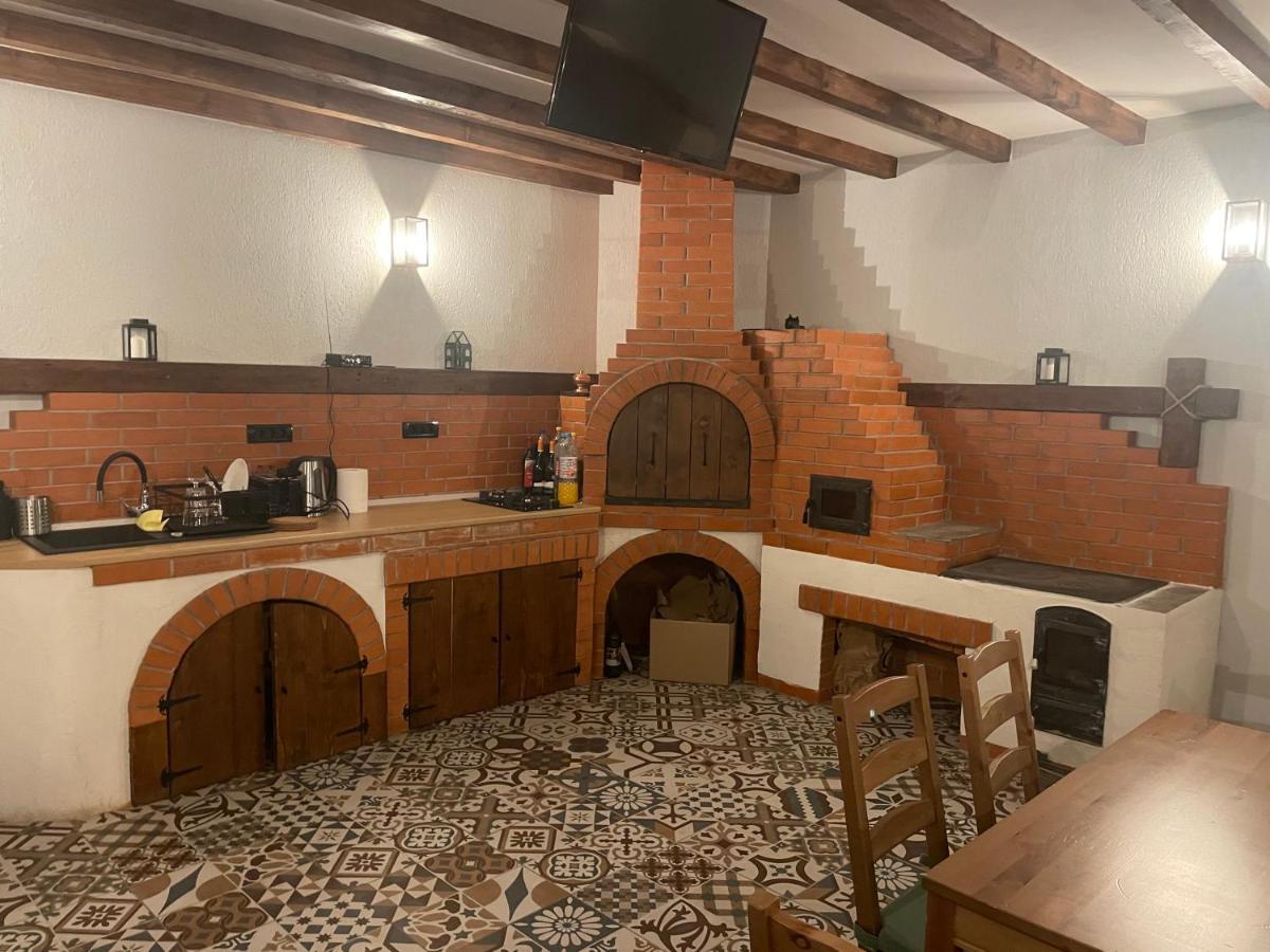 Pensiunea Saseasca Leresti Buitenkant foto