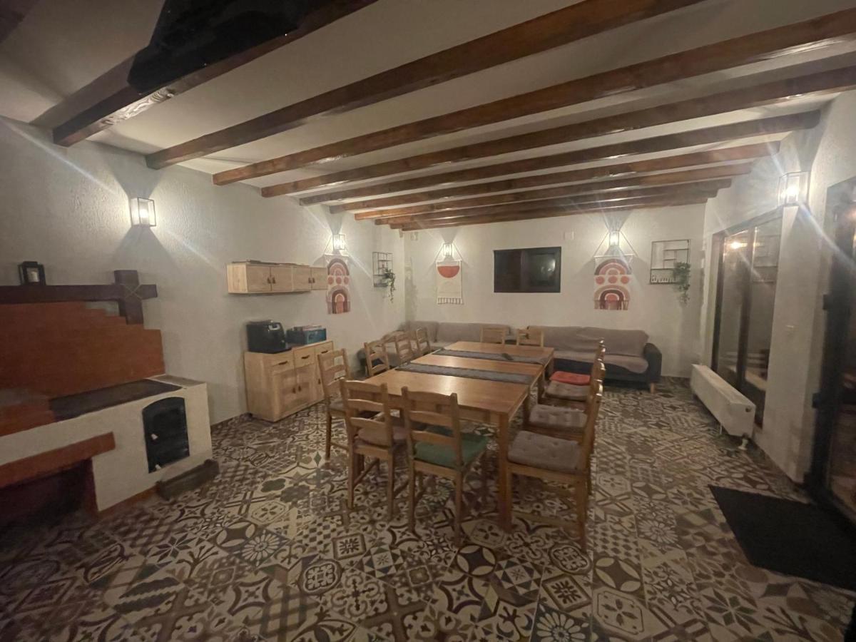 Pensiunea Saseasca Leresti Buitenkant foto