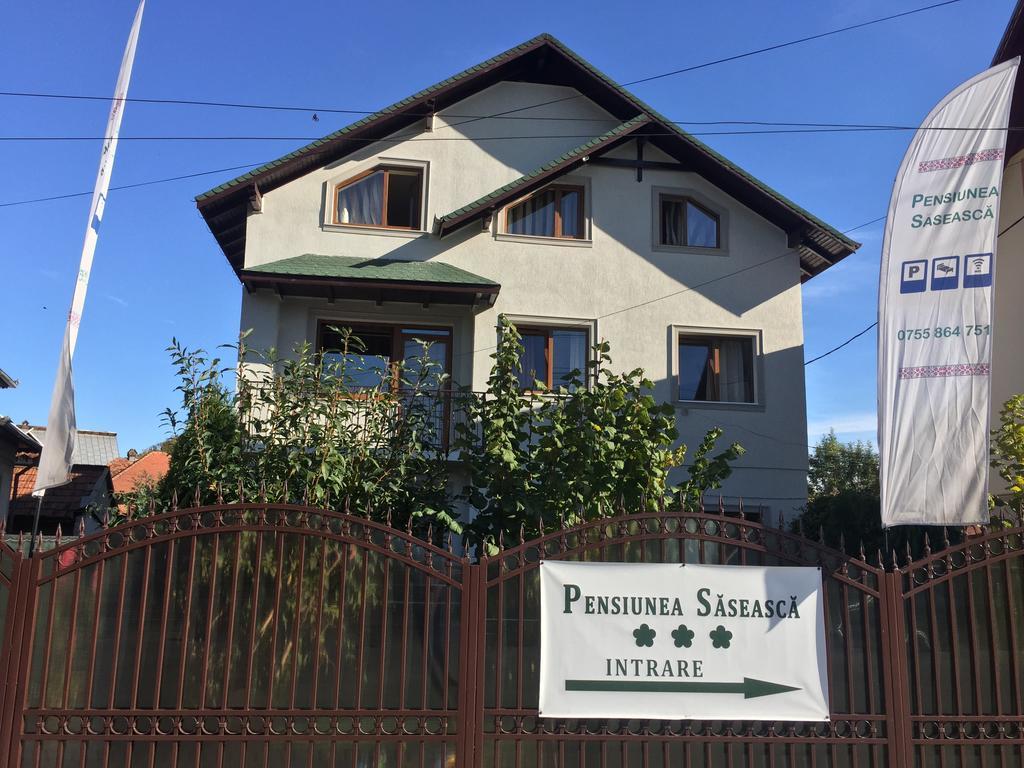 Pensiunea Saseasca Leresti Buitenkant foto